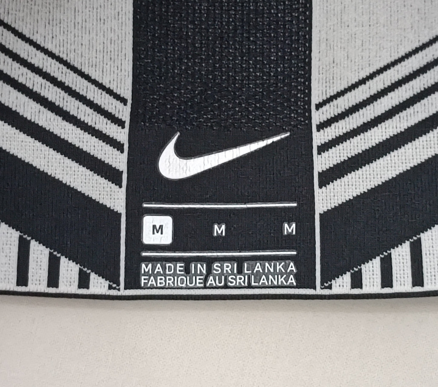 (ДАМСКО) (M) Nike FE/NOM Flyknit Bra бюстие