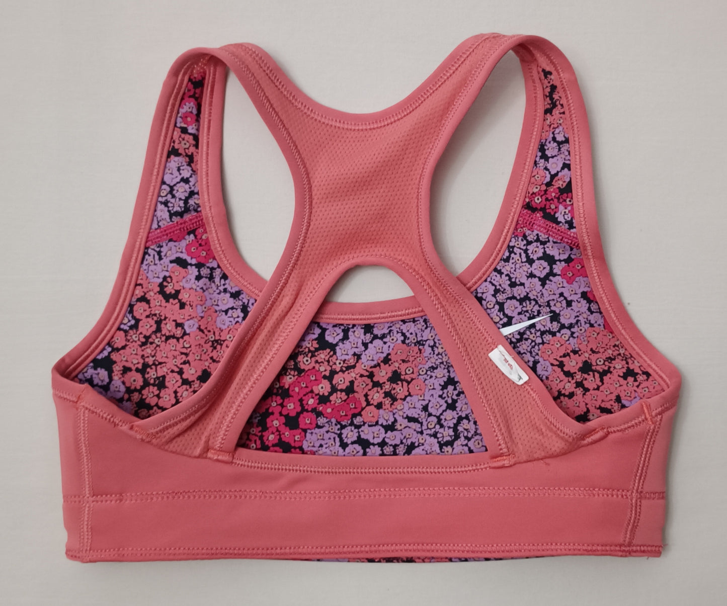 (ДЕТСКО) (Ръст 128-137см) Nike PRO DRI-FIT Reversible Bra бюстие