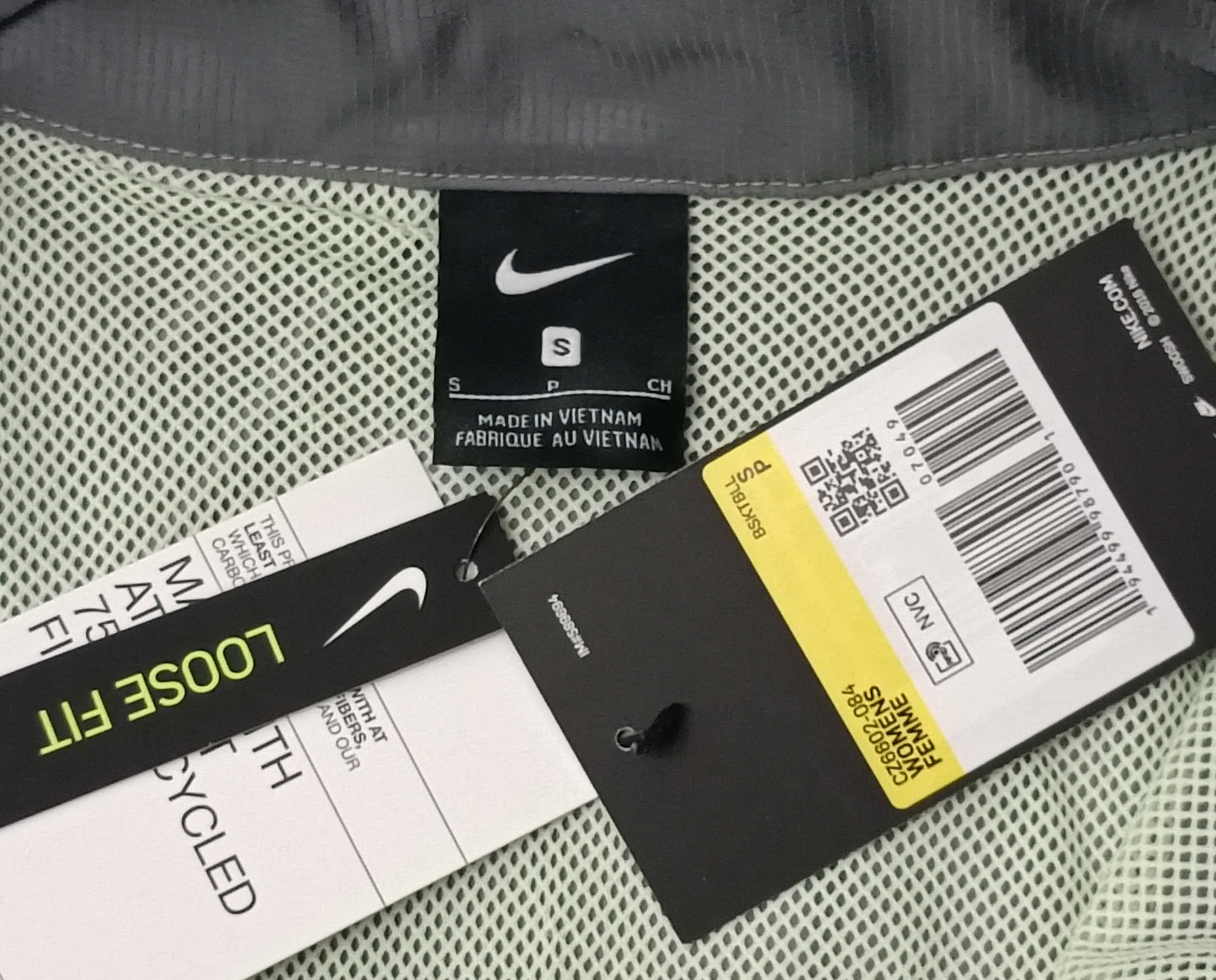 (ДАМСКО) (S) Nike Swoosh Fly Jacket яке