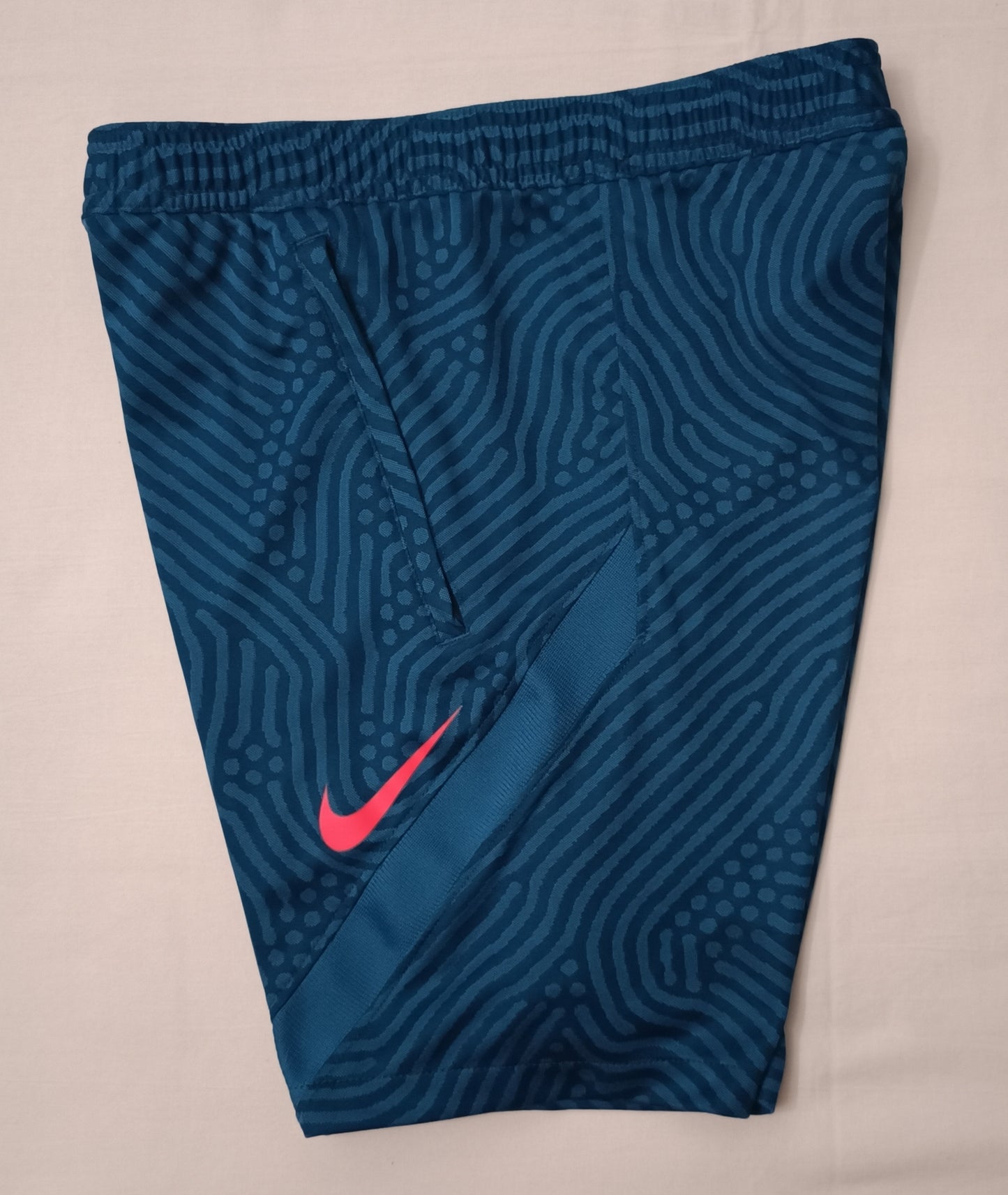 (ДЕТСКО) (Ръст 137-147см) Nike DRI-FIT Strike Shorts шорти