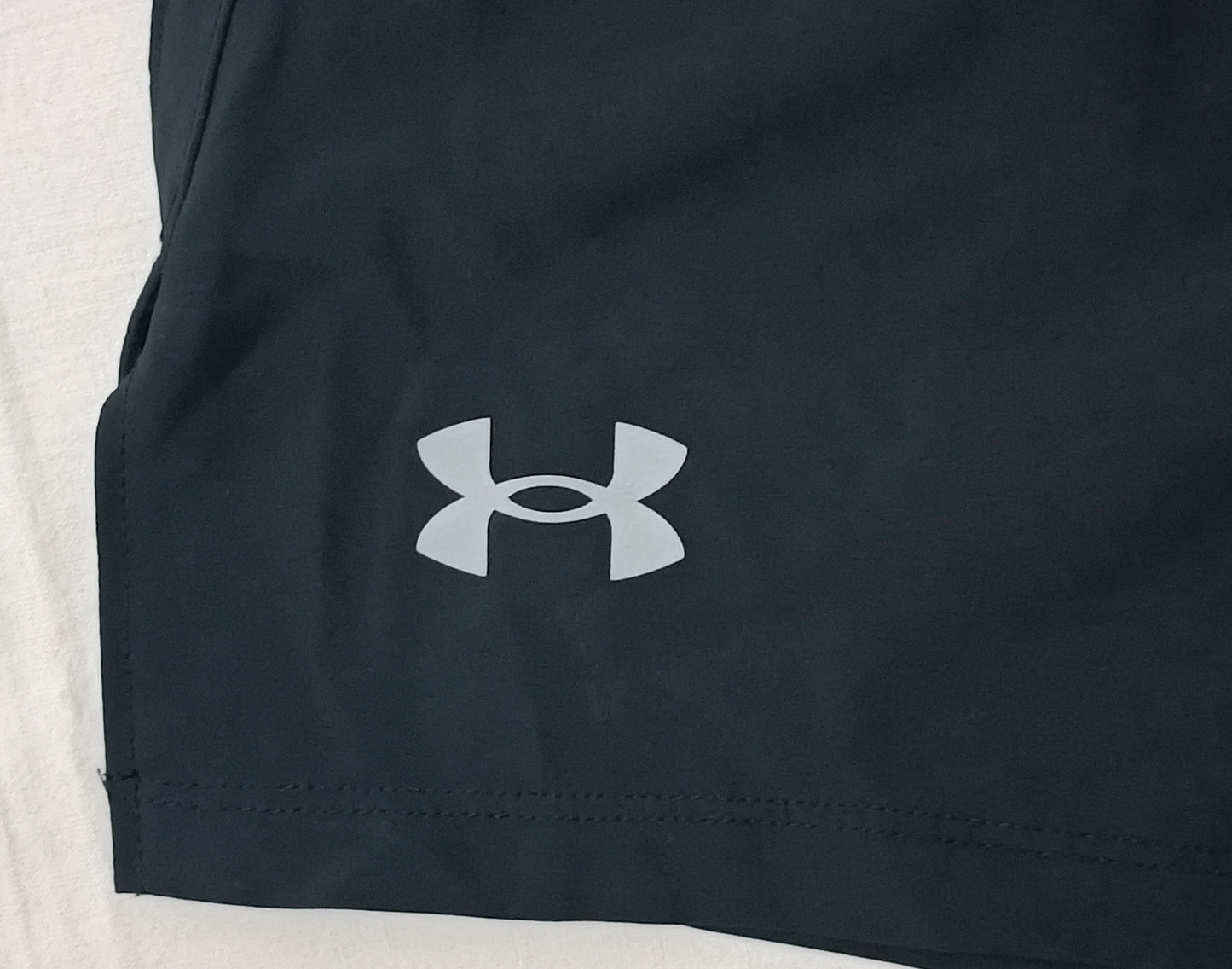 (L) Under Armour UA Launch Shorts шорти