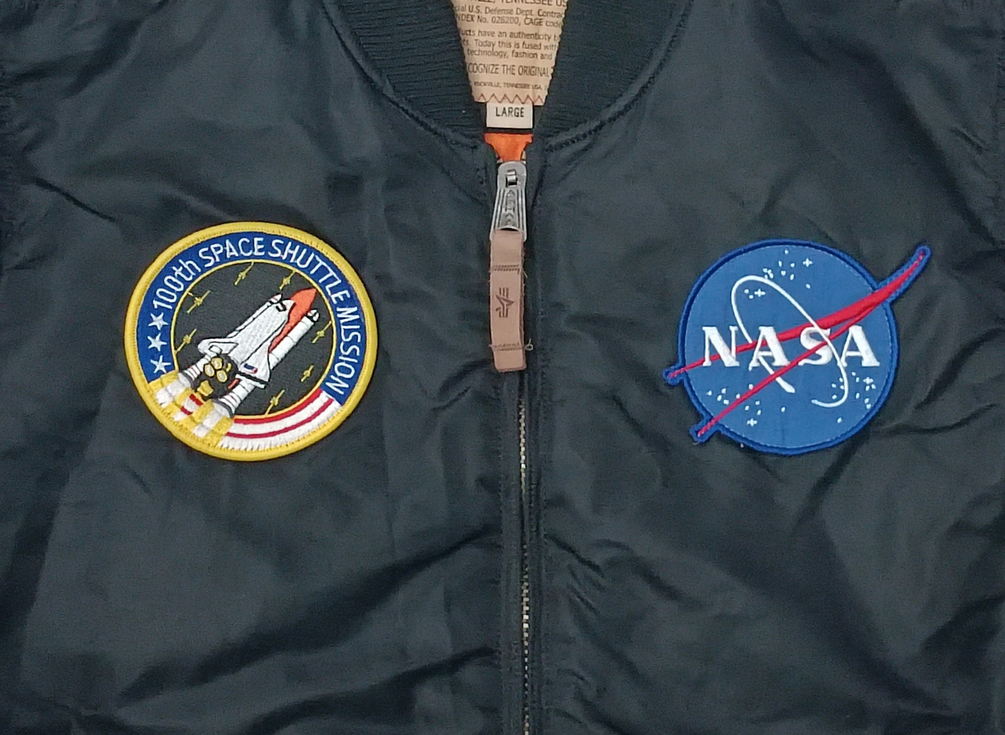 (L) Alpha Industries NASA Bomber Jacket яке
