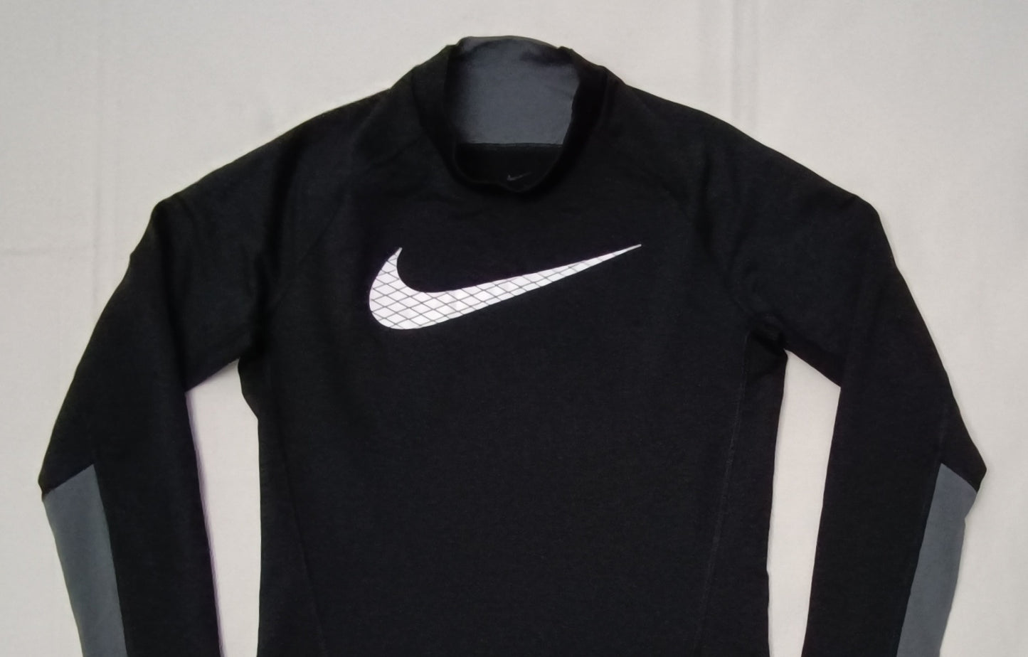 (ДЕТСКО) (Ръст 147-158см) Nike PRO DRI-FIT Hyperwarm блуза
