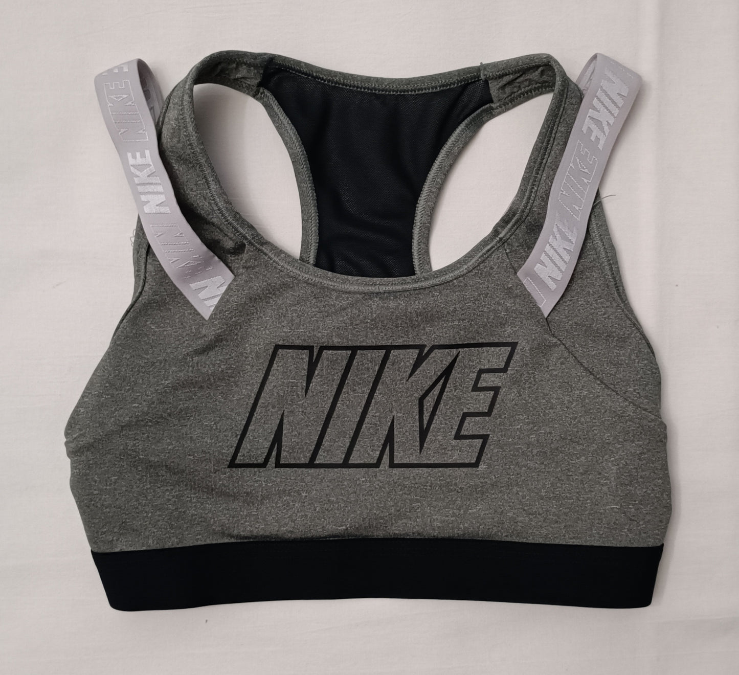 (ДАМСКО) (XS) Nike DRI-FIT Bra бюстие