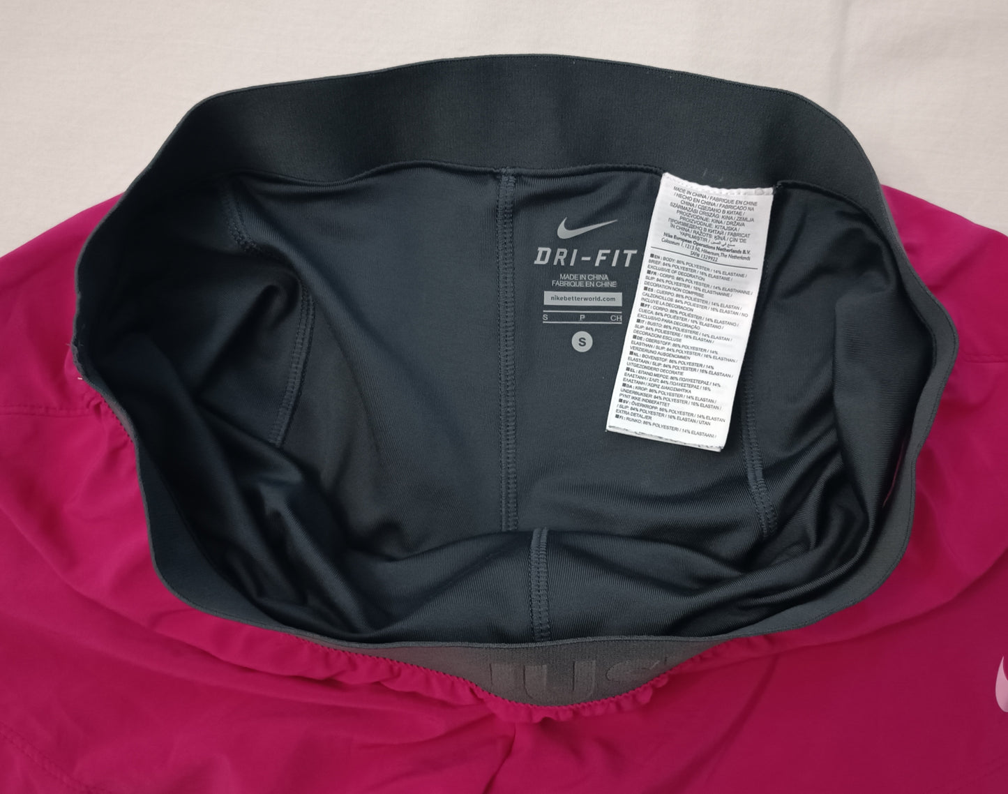 (ДАМСКО) (S) Nike DRI-FIT 2in1 Shorts шорти с клин 2в1