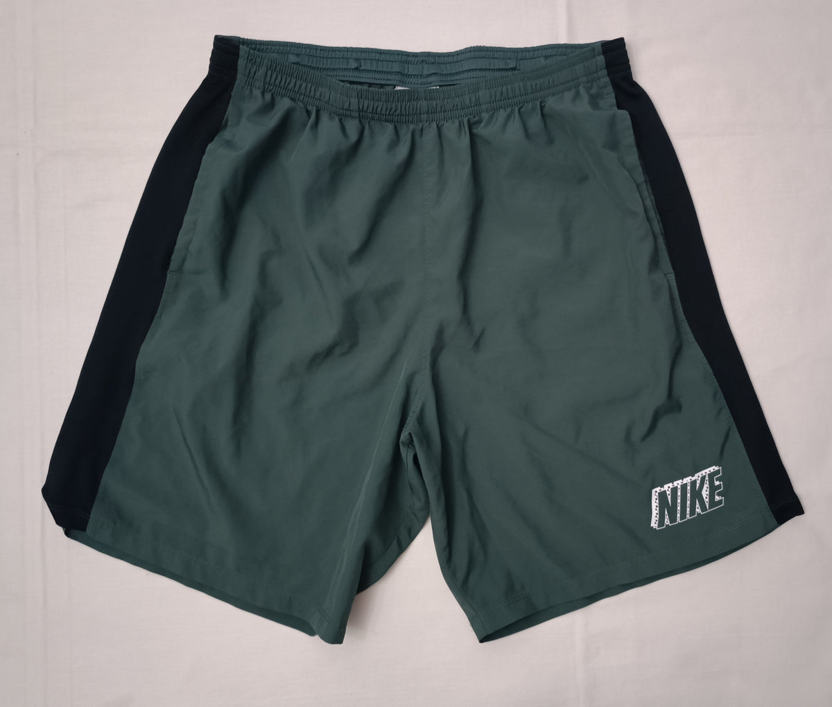 (L) Nike DRI-FIT Shorts шорти