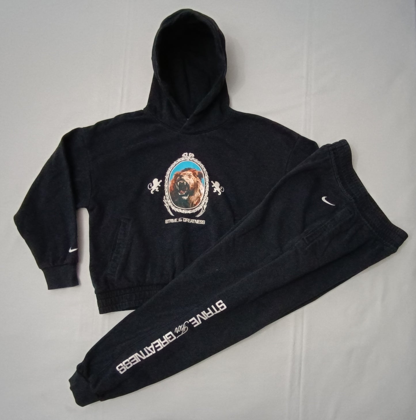 (ДЕТСКО) (Ръст 137-147см) Nike LeBron James Tracksuit екип (горнище и долнище)