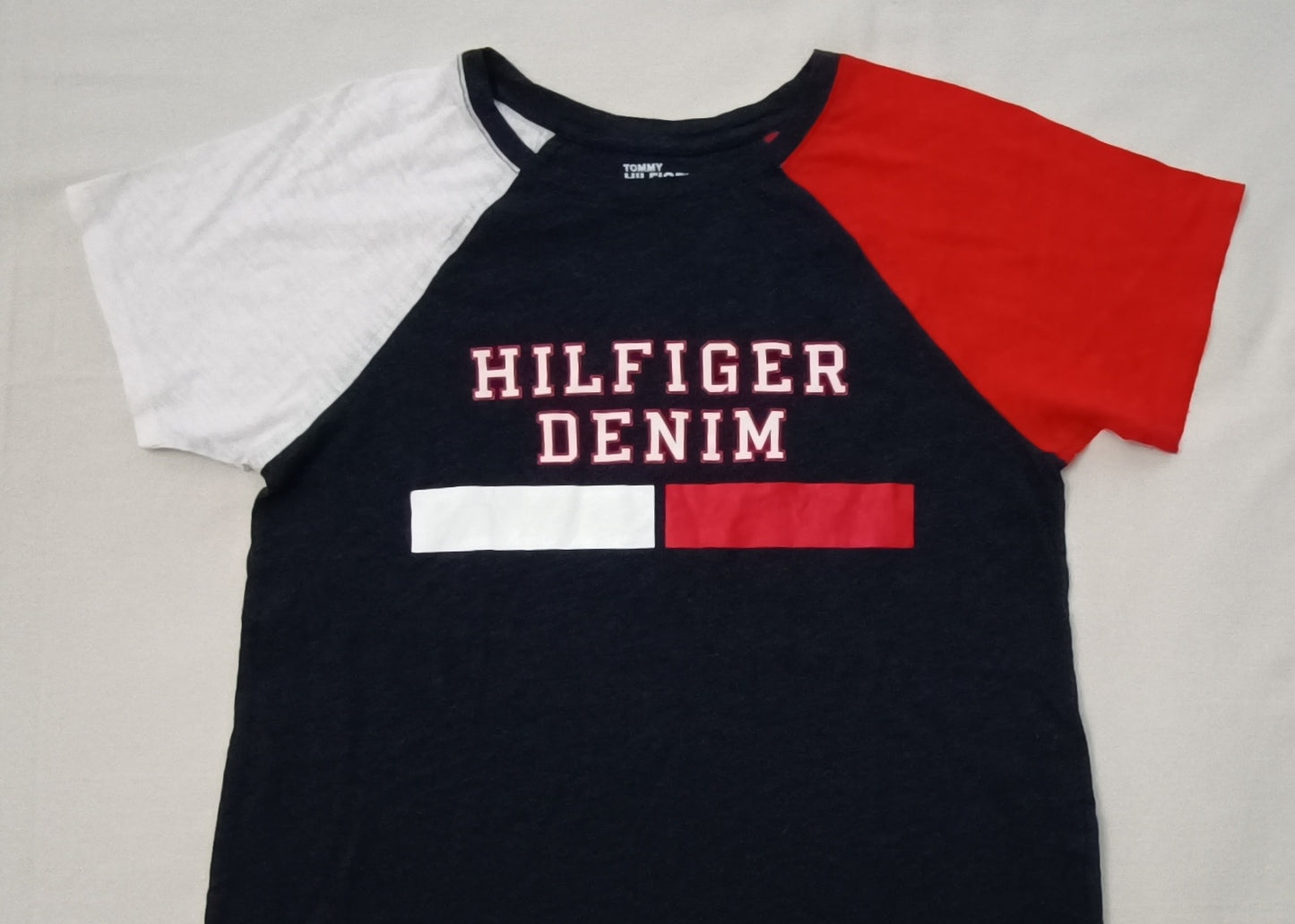 (ДАМСКО) (S) Tommy Hilfiger тениска