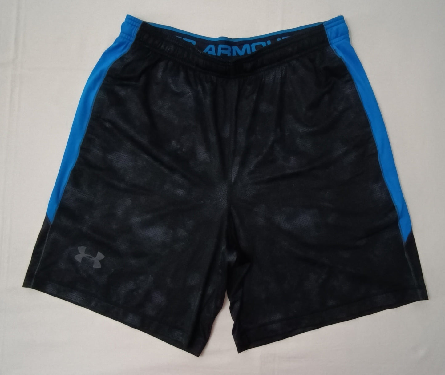 (L) Under Armour UA Shorts шорти