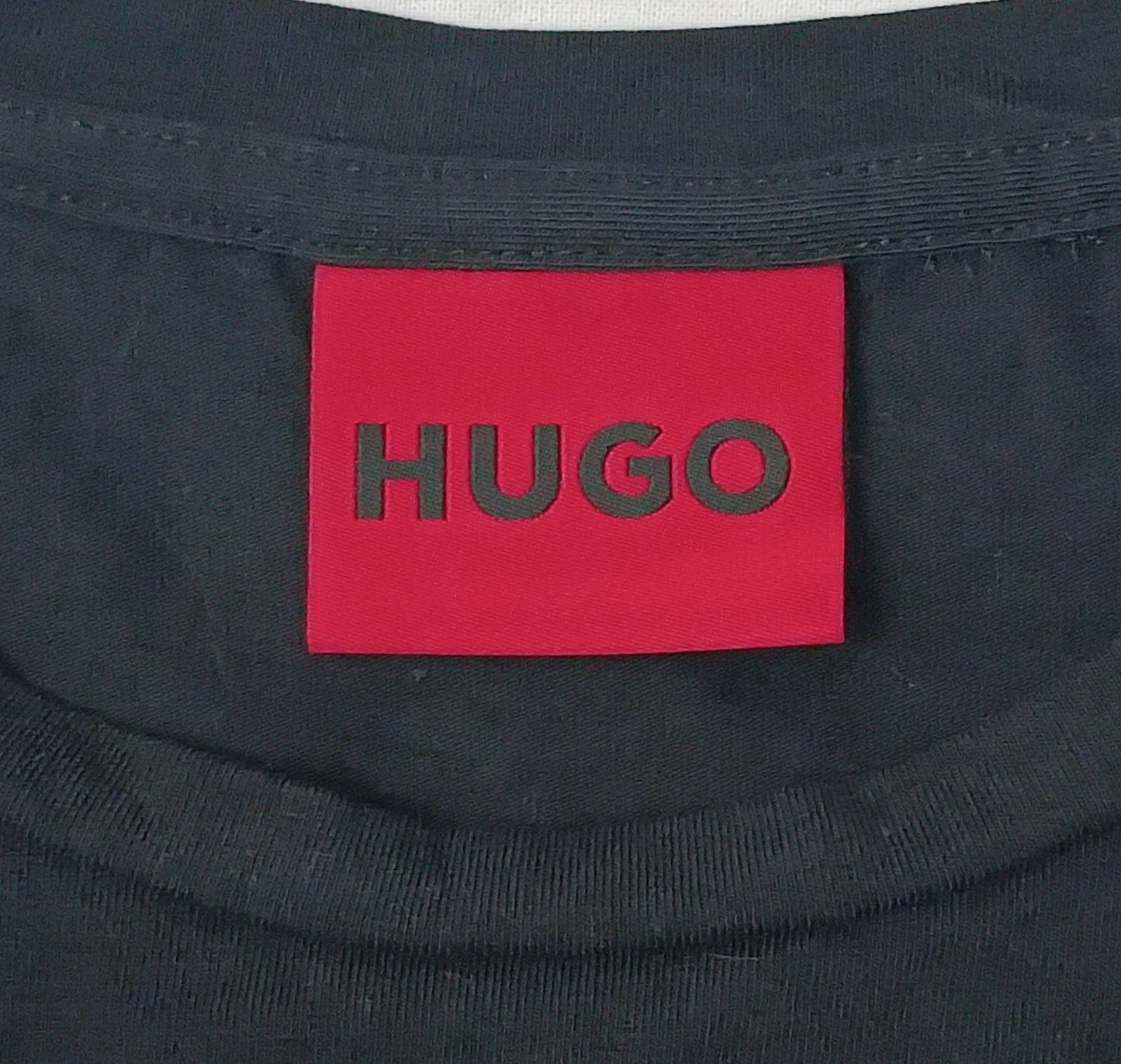 (M) Hugo Boss Shirt тениска