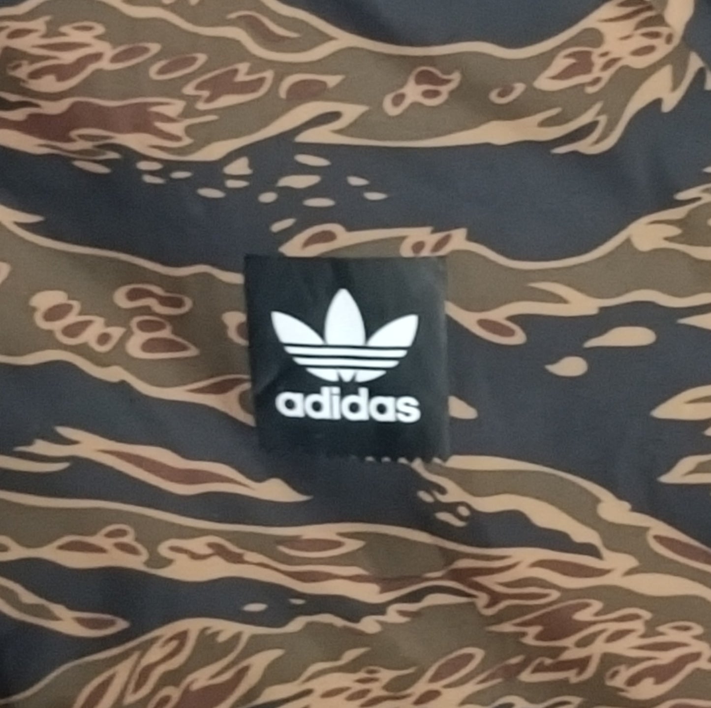 (M) Adidas Originals Camouflage Windbreaker Jacket яке