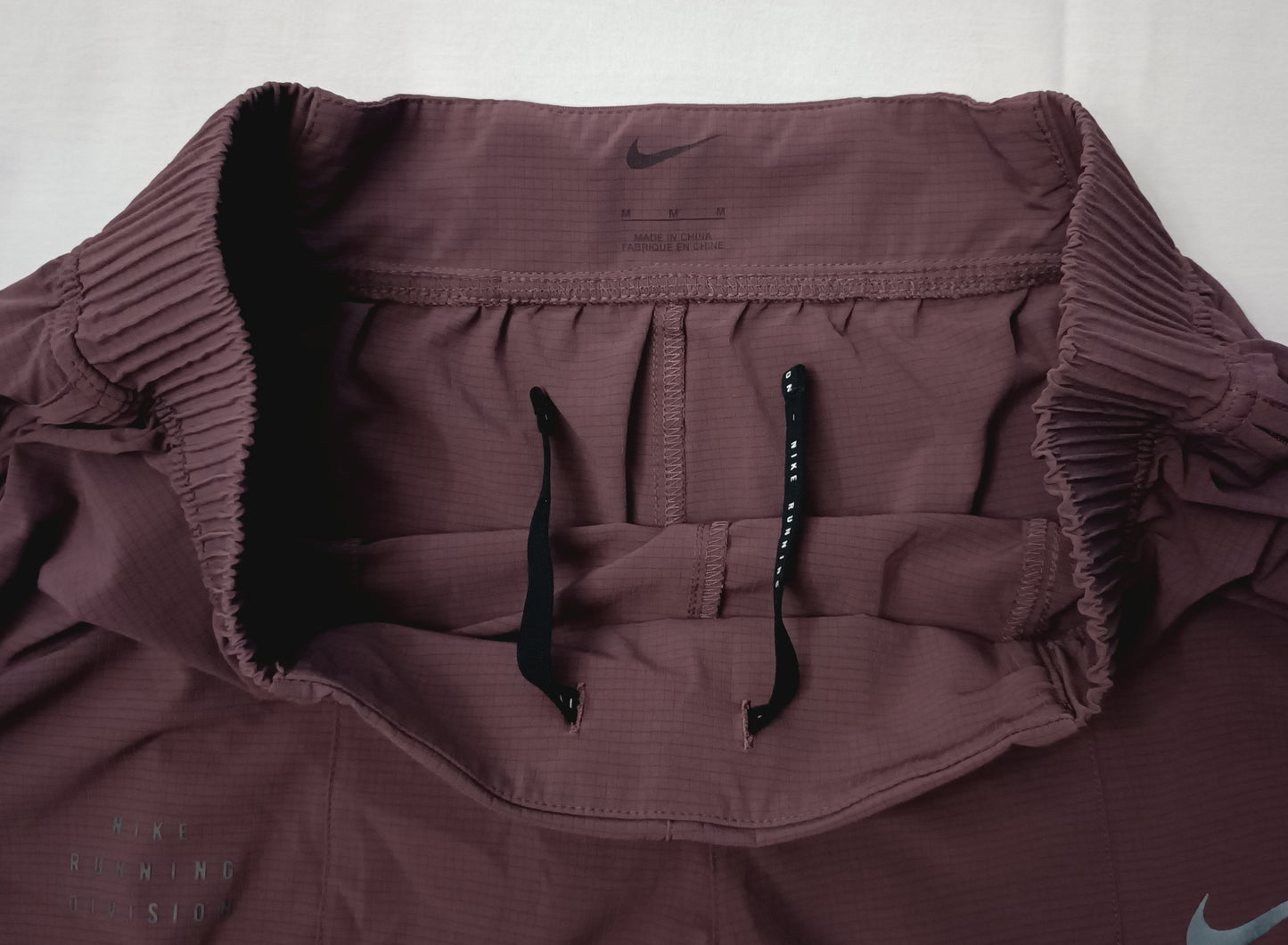 (ДАМСКО) (M) Nike Run Division Shorts шорти