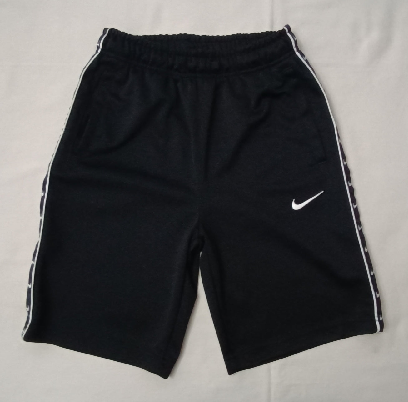 (ДЕТСКО) (Ръст 147-158см) Nike Sportswear Repeat Shorts шорти