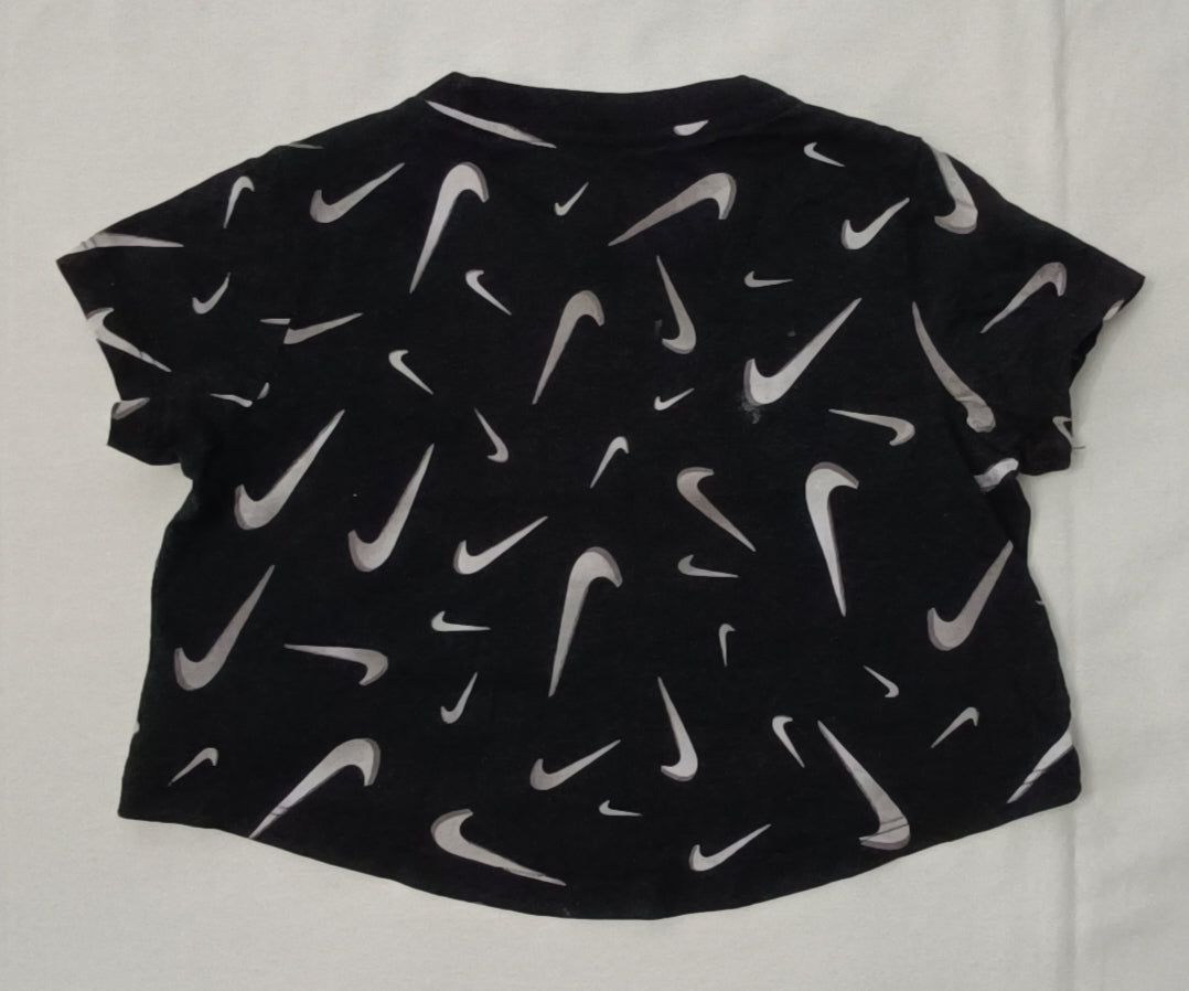 (ДЕТСКО) (Ръст 122-128см) Nike Sportswear Multi Logo Tee тениска