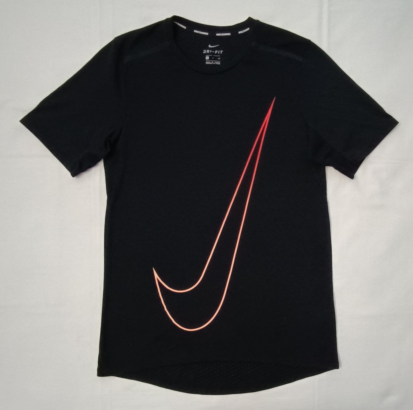 (ДАМСКО) (S) Nike DRI-FIT Breathe Tee тениска