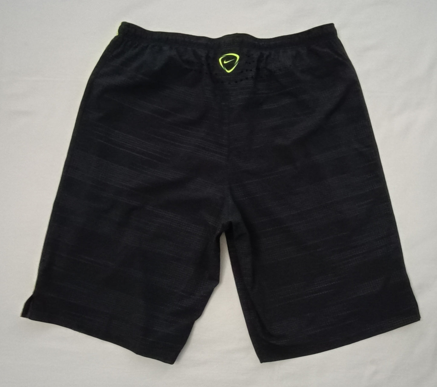 (M) Nike DRI-FIT Shorts шорти