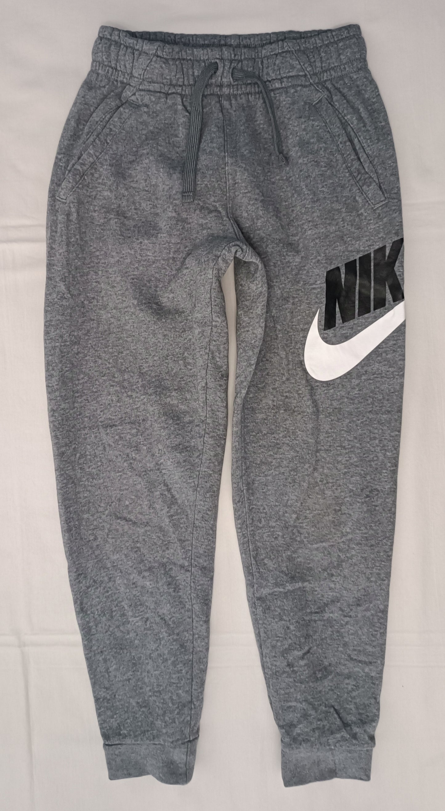 (ДЕТСКО) (Ръст 137-147см) Nike Sportswear Swoosh Sweatpants долнище