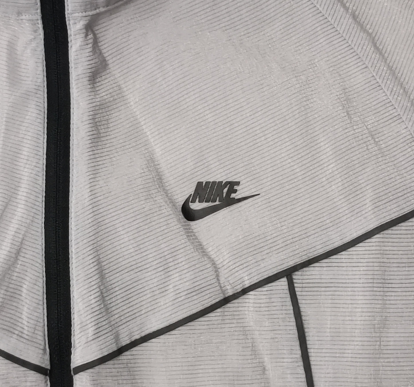 (ДАМСКО) (S) Nike Tech Fleece Windbreaker Jacket яке