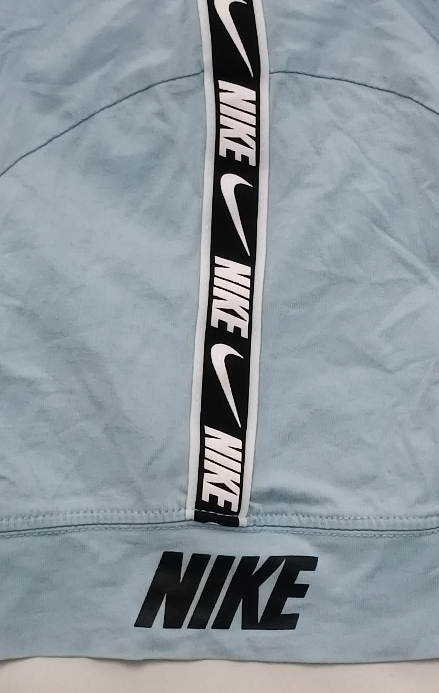 (L) Nike Sportswear Repeat Tee тениска