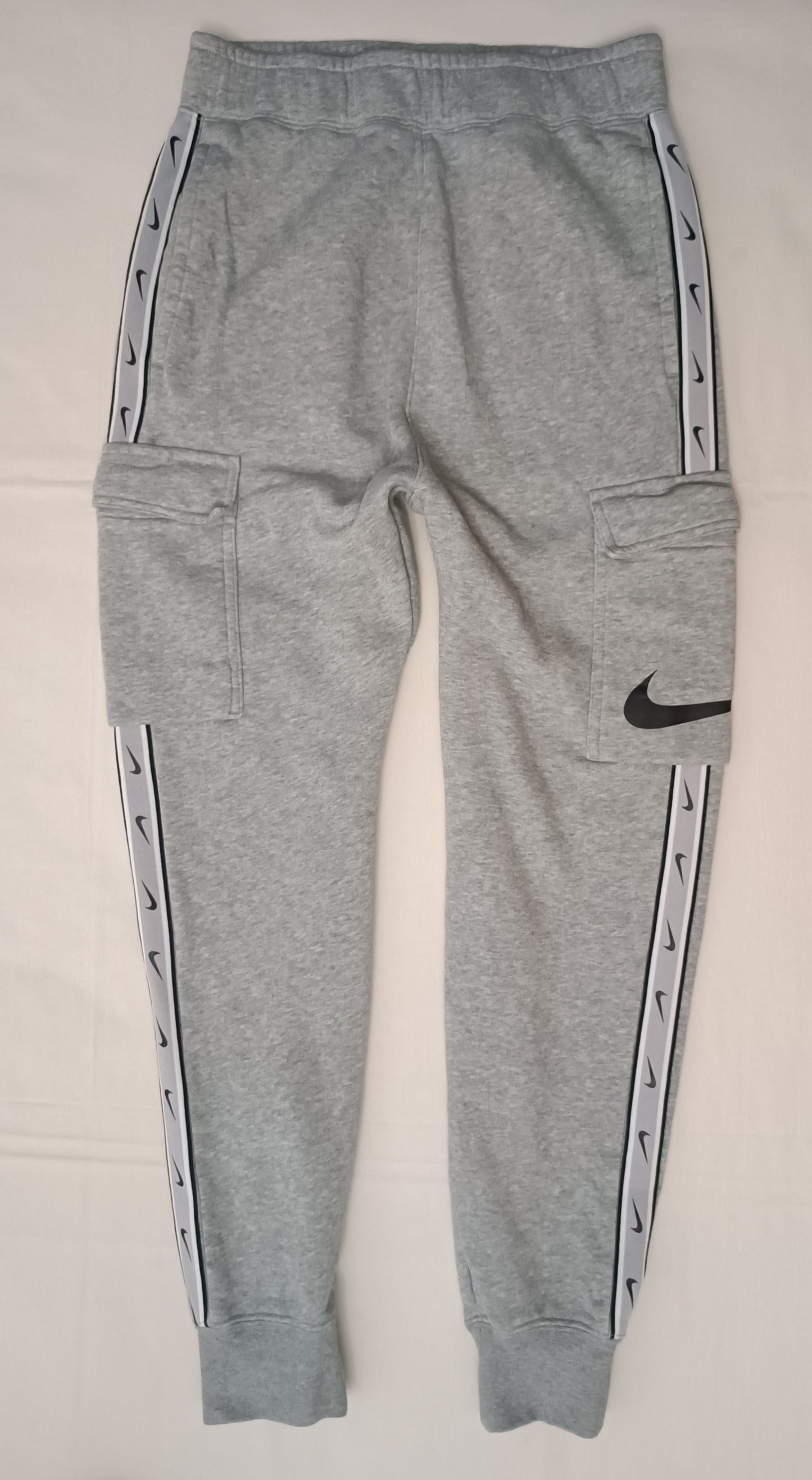 (XS) Nike Sportswear Repeat Sweatpants долнище