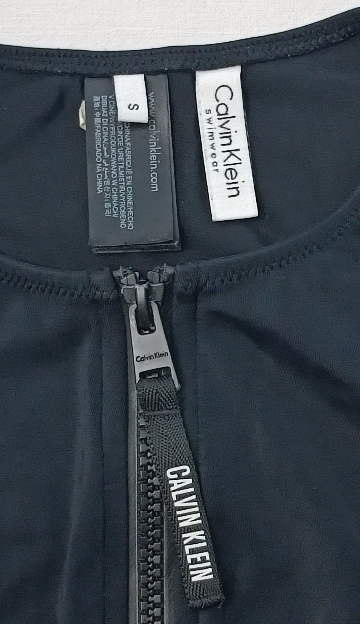 (ДАМСКО) (S) Calvin Klein Bikini Top топ, потник