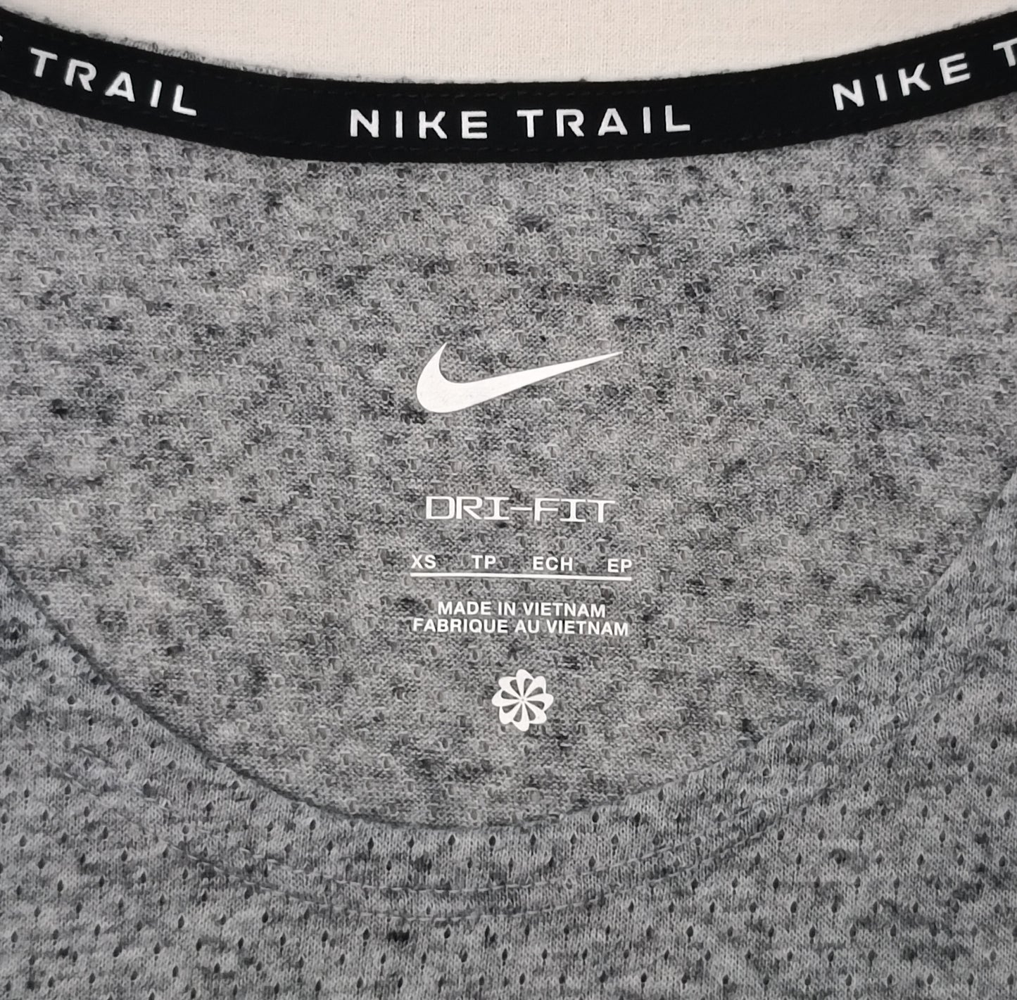 (ДАМСКО) (XS) Nike Trail DRI-FIT Tank Top потник