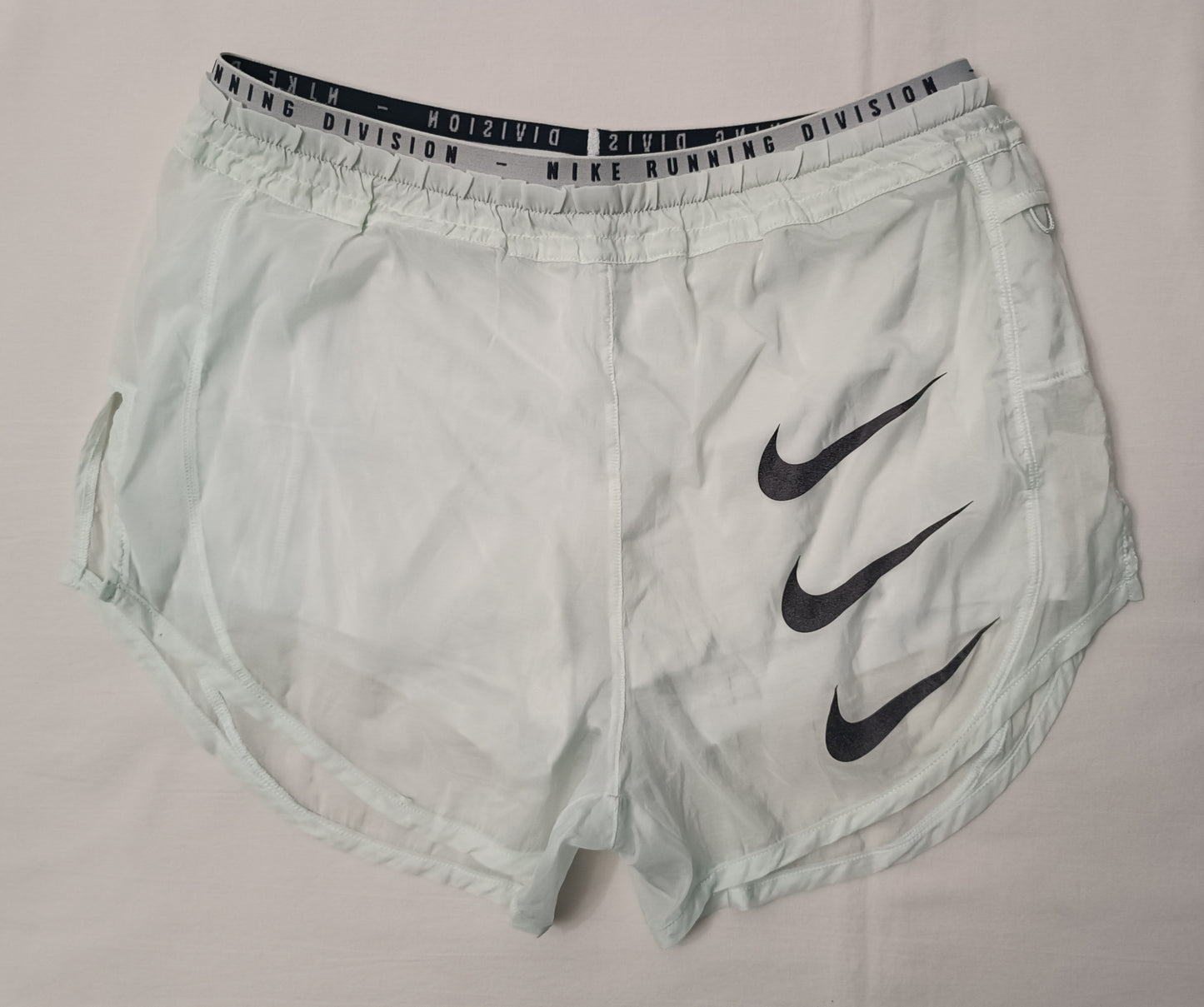 (ДАМСКО) (S) Nike DRI-FIT Run Division Tempo Luxe 2in1 Shorts шорти с клин 2в1