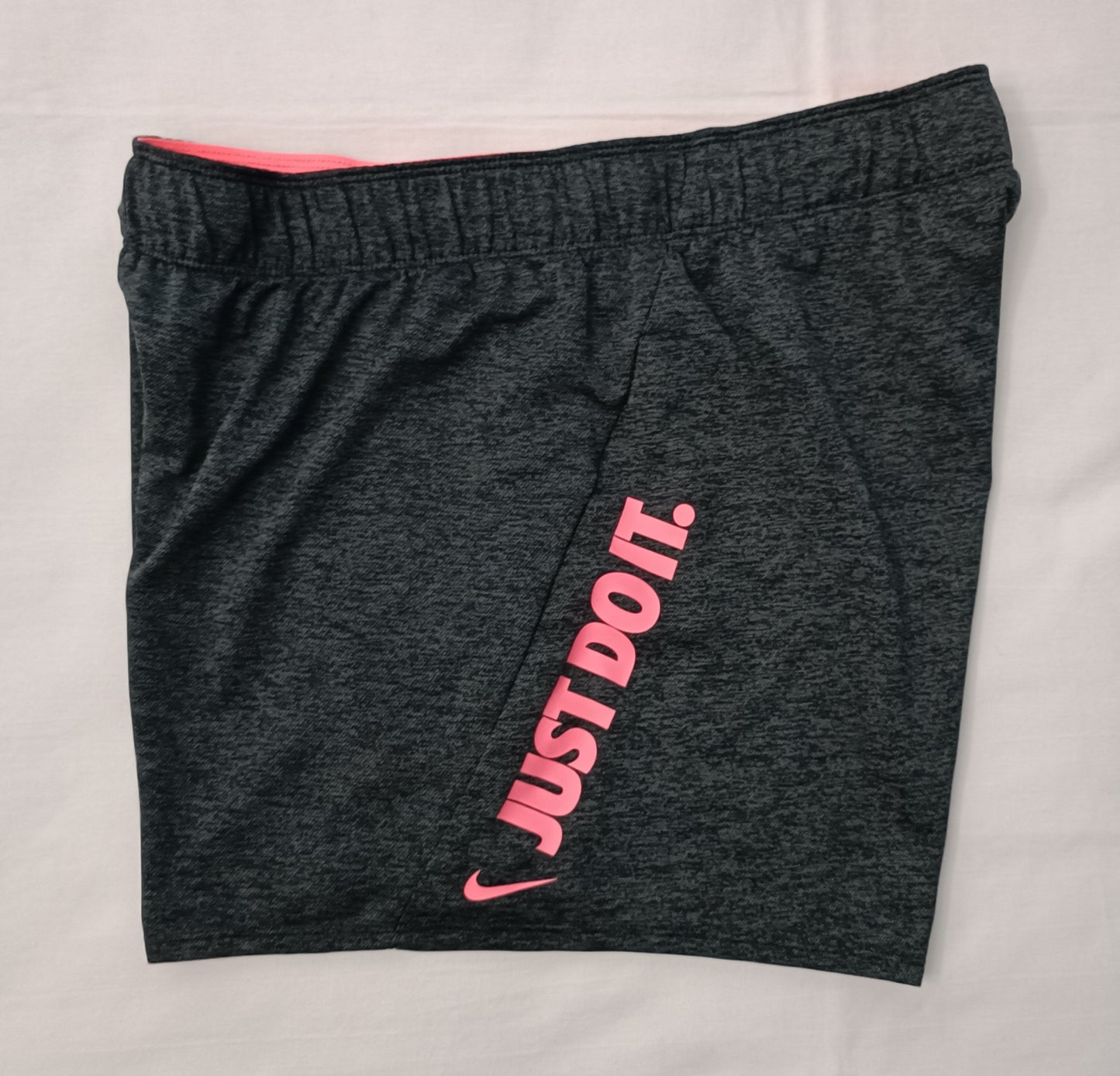 (ДАМСКО) (M) Nike DRI-FIT Just Do It Shorts шорти