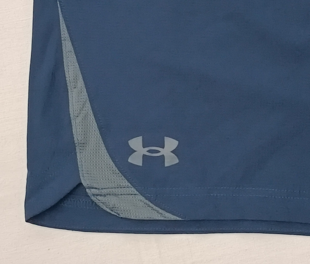 (L) Under Armour UA Shorts шорти