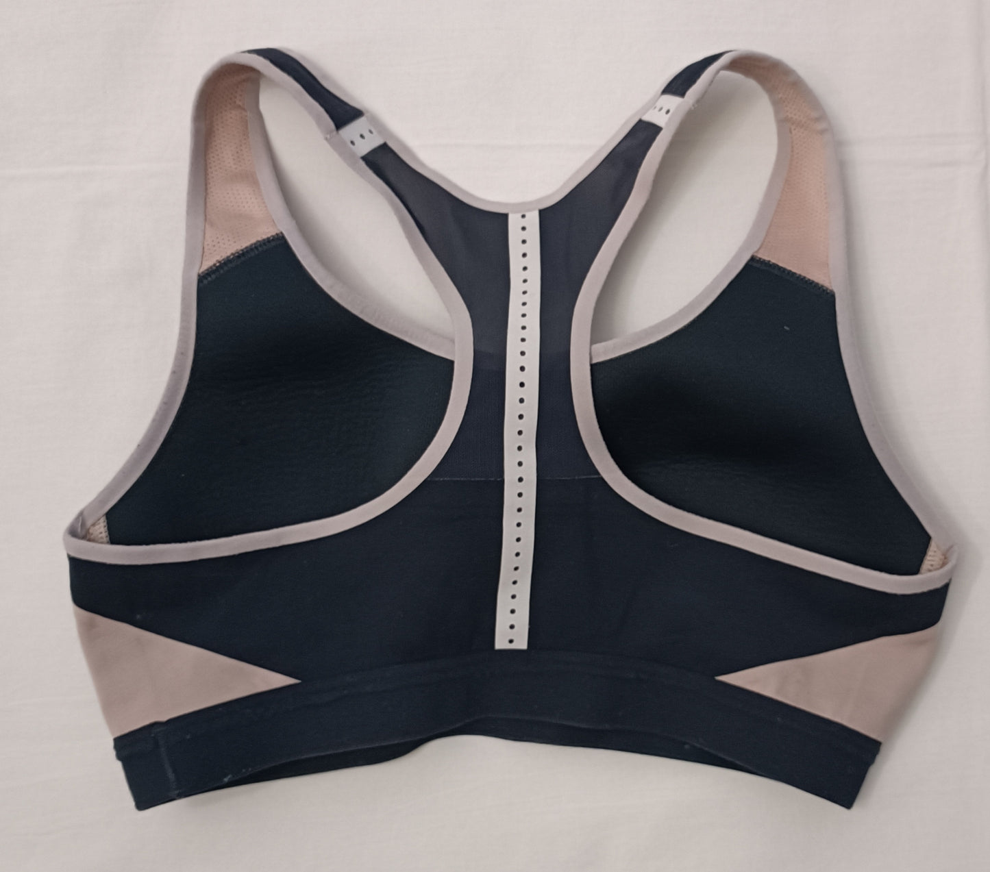 (ДАМСКО) (S) Nike DRI-FIT Padded Bra бюстие