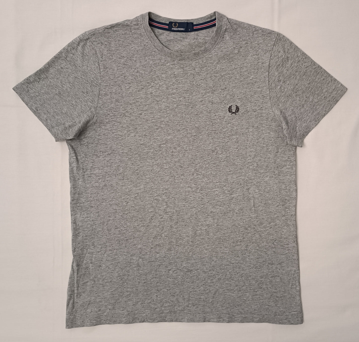 (S) Fred Perry T-Shirt тениска