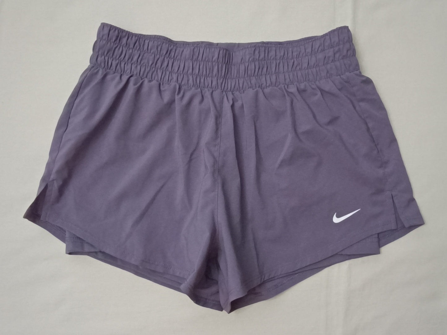 (ДАМСКО) (S) Nike DRI-FIT 2in1 Shorts шорти с клин 2в1