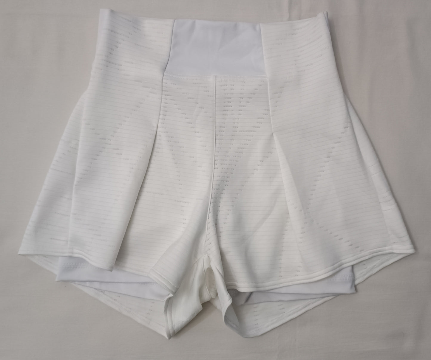 (ДАМСКО) (S) Adidas London 2in1 Tennis Shorts шорти с клин 2в1