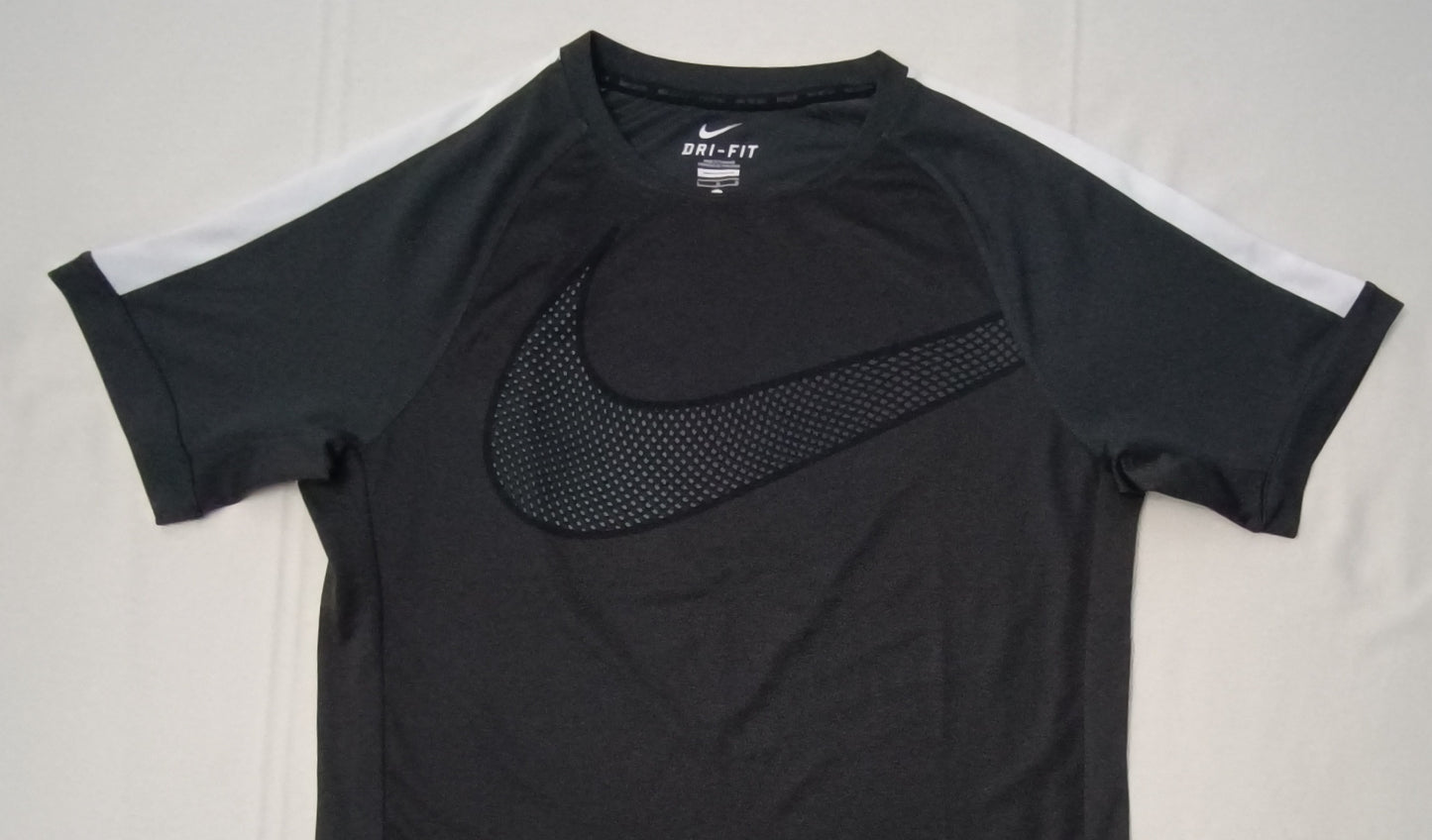 (L) Nike DRI-FIT Swoosh Tee тениска