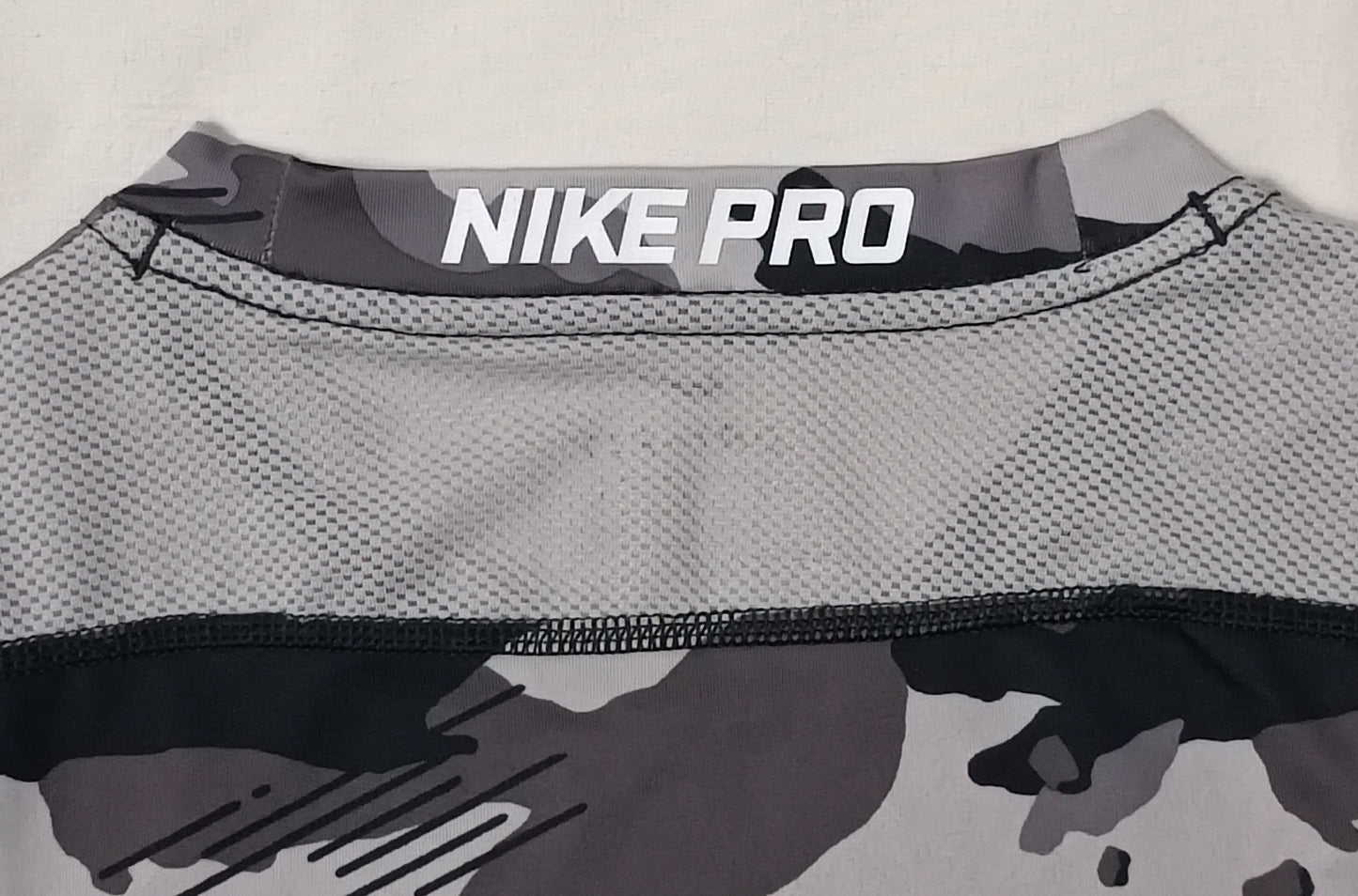 (ДЕТСКО) (Ръст 137-147см) Nike PRO DRI-FIT Camouflage Shirt тениска