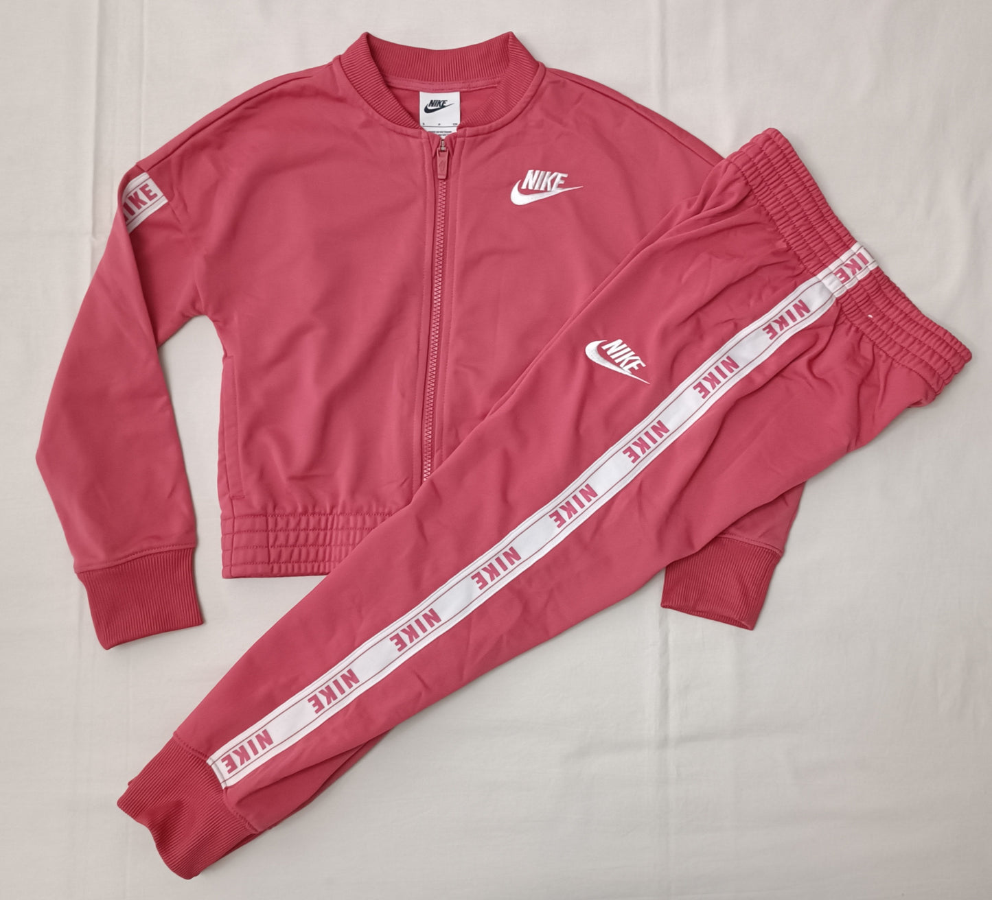 (ДЕТСКО) (Ръст 128-137см) Nike Sportswear Repeat Tracksuit екип (горнище и долнище)