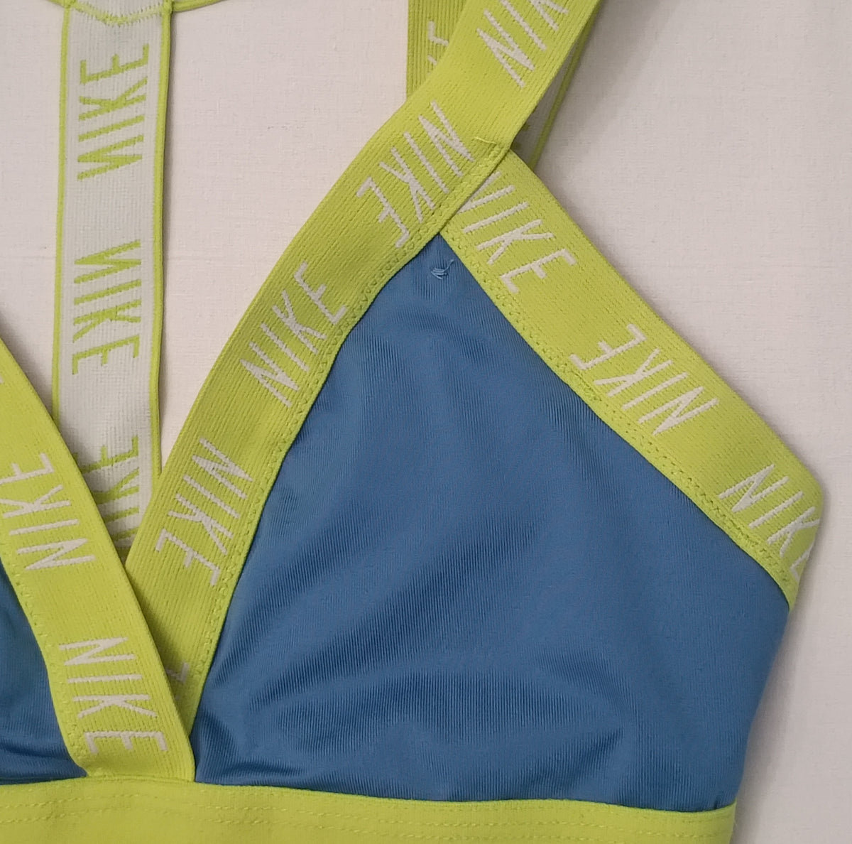 (ДАМСКО) (S) Nike DRI-FIT Bra бюстие