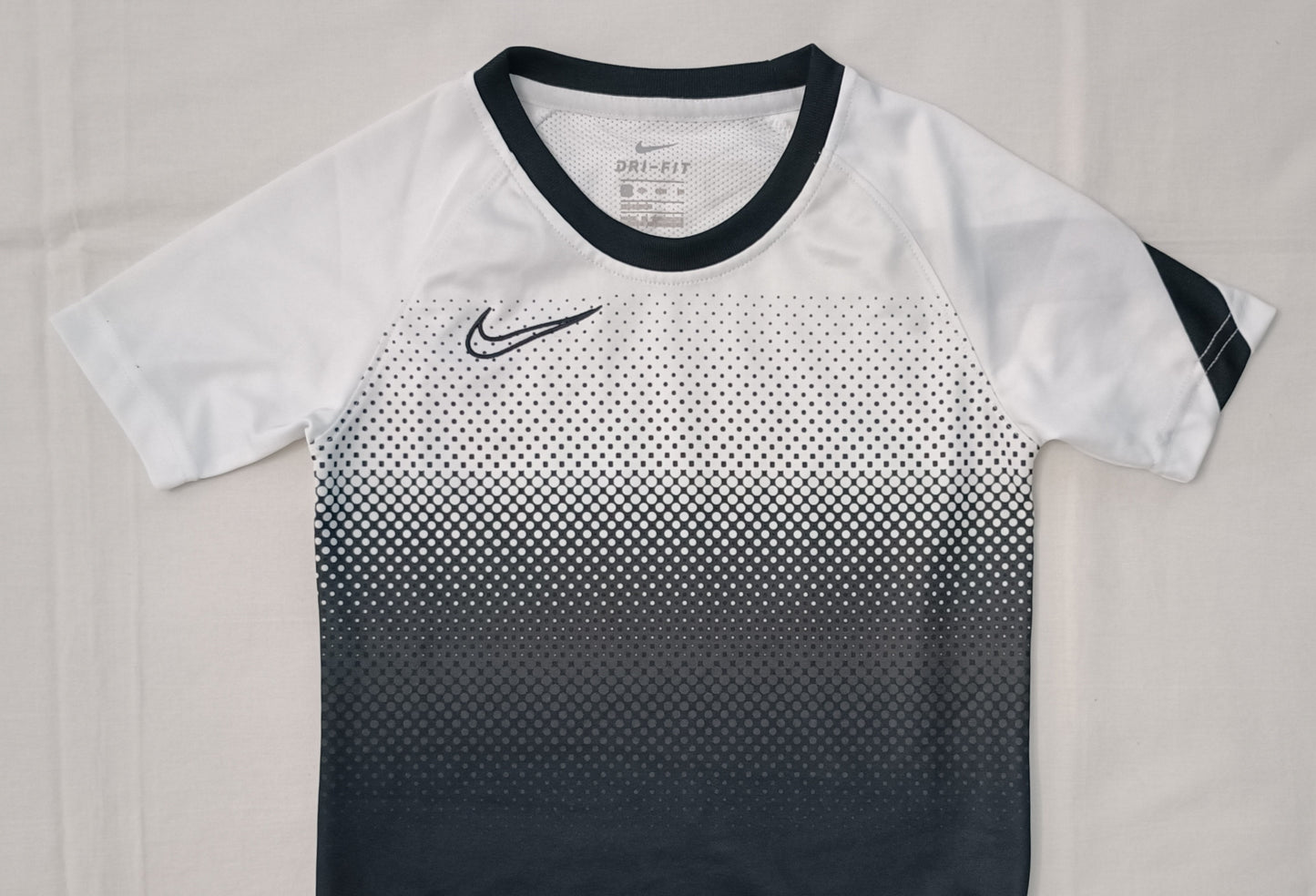 (ДЕТСКО) (Ръст 122-128см) Nike DRI-FIT Strike Tee тениска