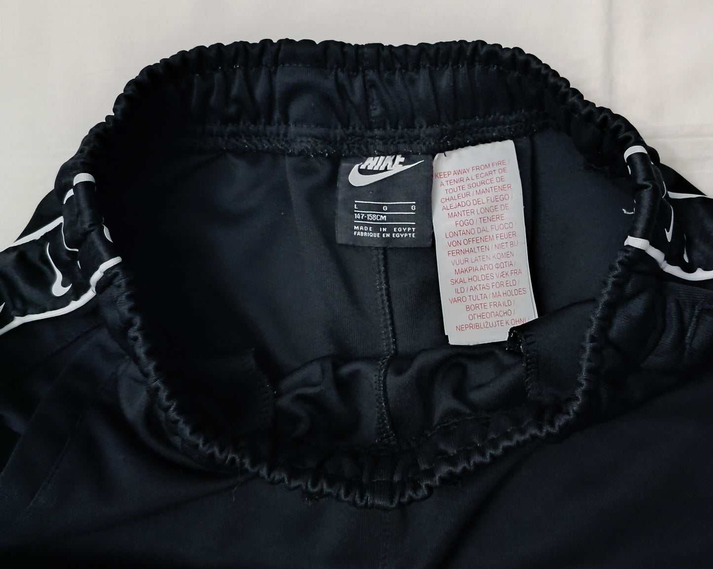 (ДЕТСКО) (Ръст 147-158см) Nike Sportswear Repeat Shorts шорти