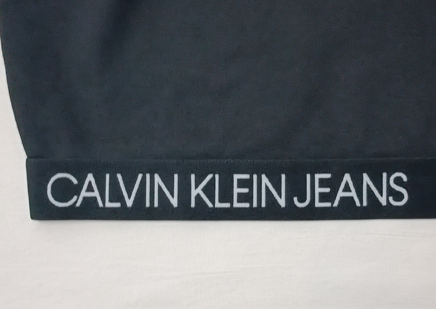 (ДАМСКО) (S) Calvin Klein Jeans Cropped Tank Top потник