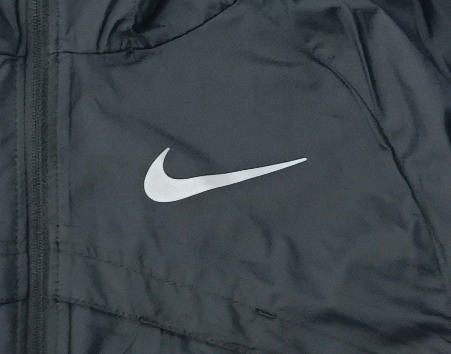 (ДАМСКО) (XS) Nike Shield Windrunner Woven Jacket яке