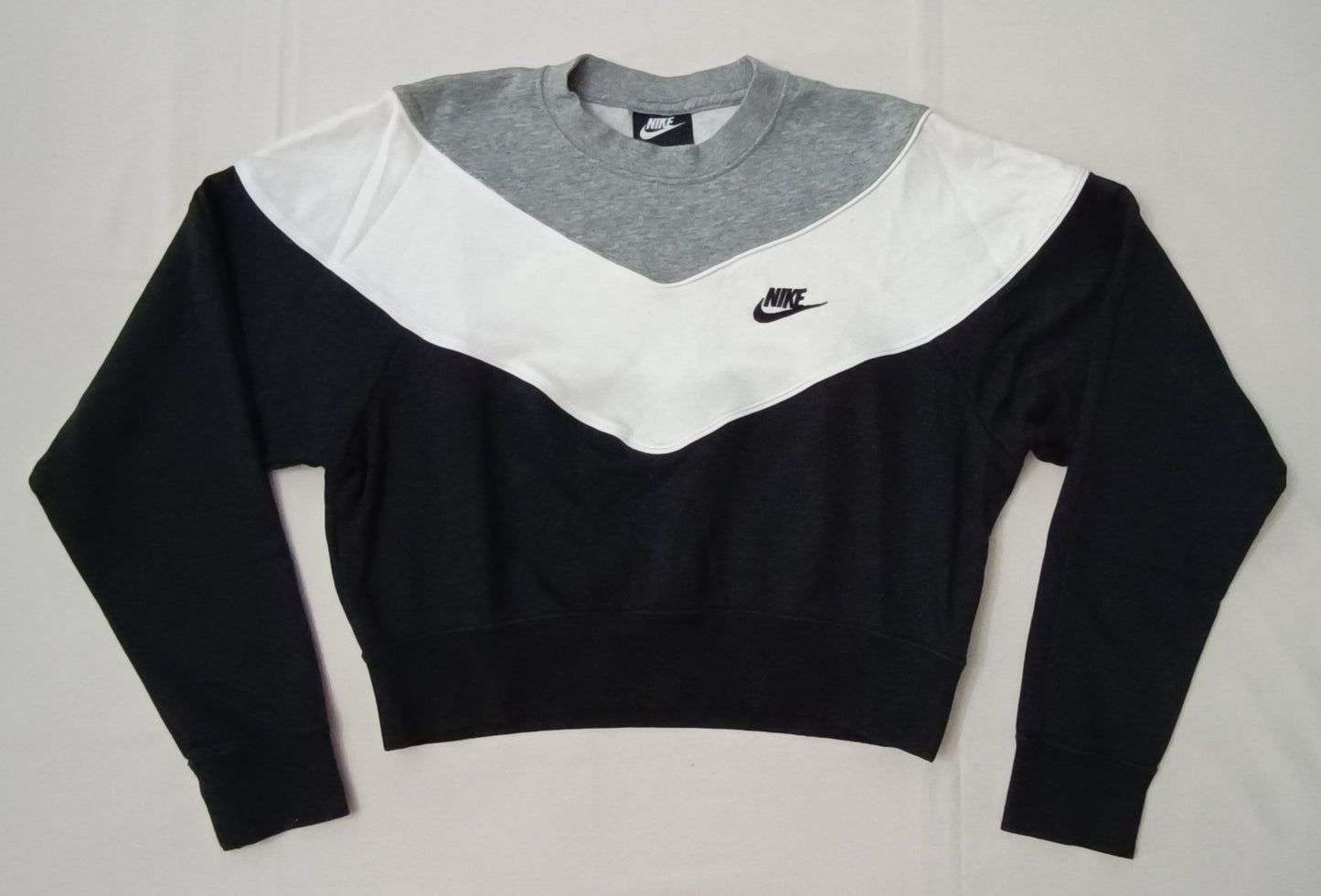 (ДАМСКО) (M) Nike Sportswear Sweatshirt горнище