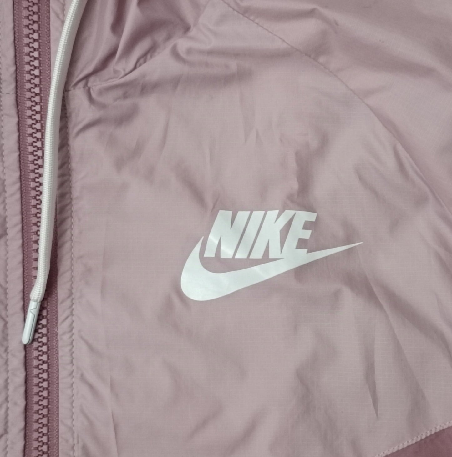 (ДАМСКО) (S) Nike Sportswear Windrunner Woven Jacket яке