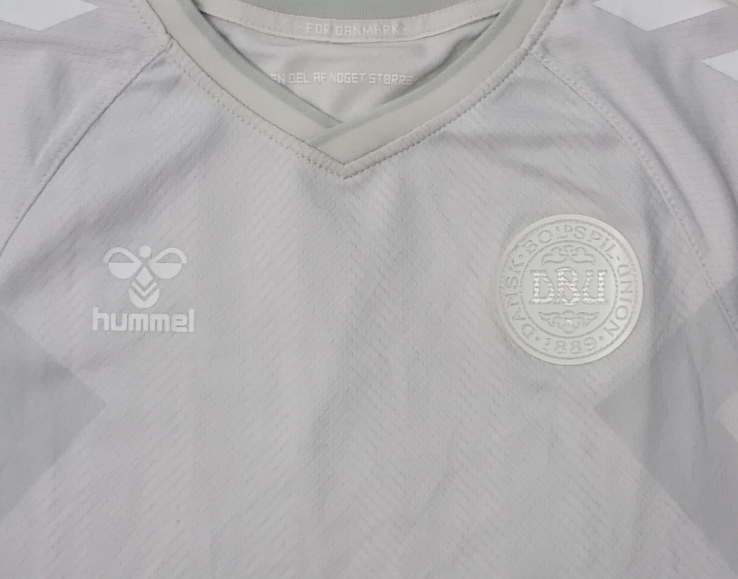 (ДЕТСКО) (Ръст 140-152см) Hummel Denmark 2022/23 Away Jersey
