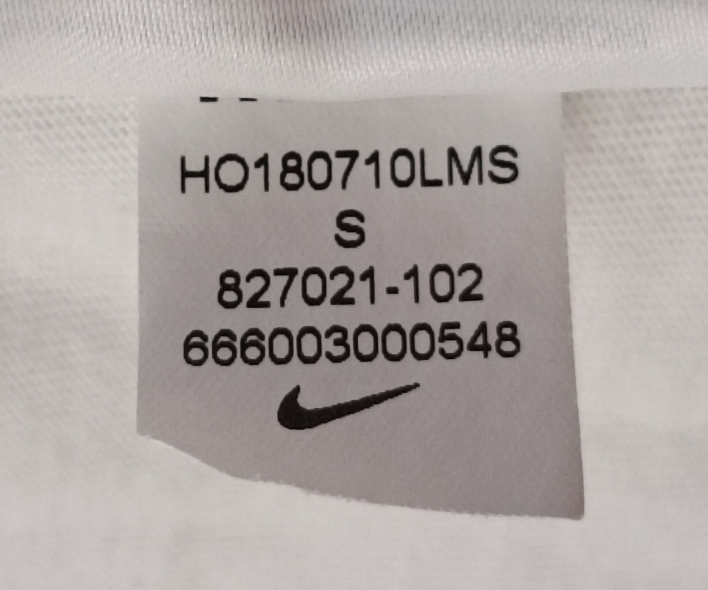 (S) Nike Sportswear Tee тениска