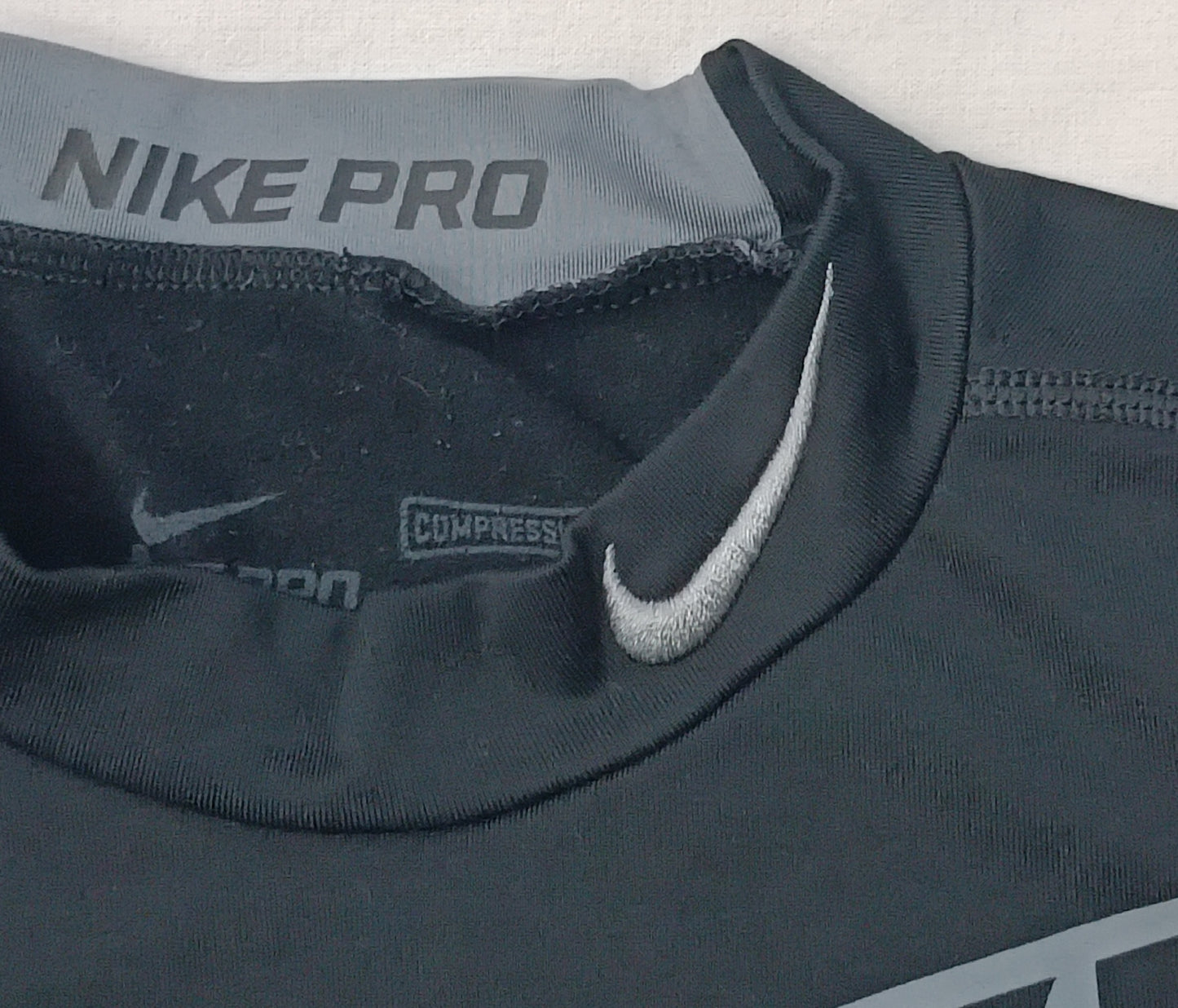 (ДЕТСКО) (Ръст 137-147см) Nike PRO DRI-FIT Compression Long Sleeve Top блуза
