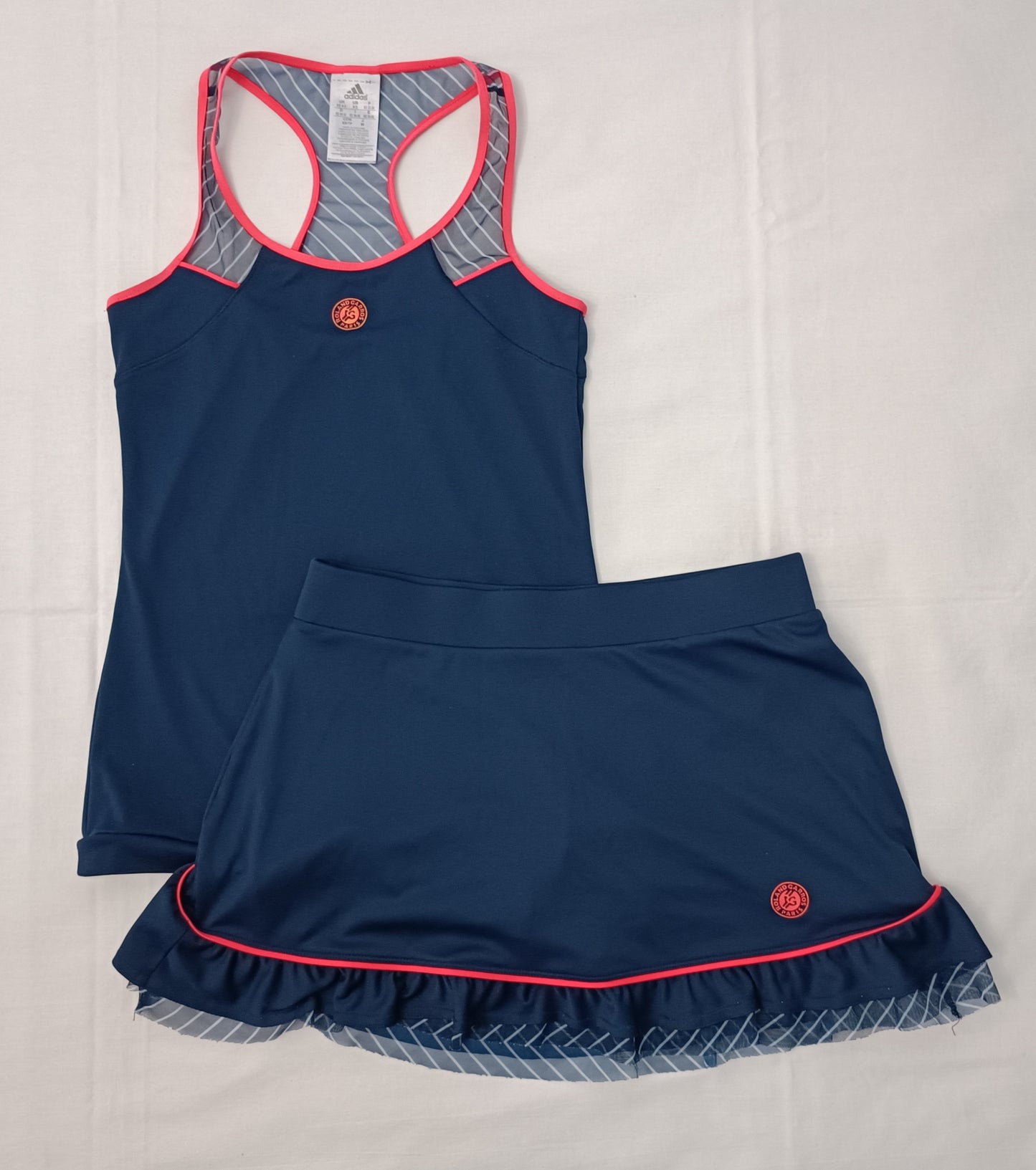 (ДАМСКО) (S) Adidas Roland Garros Tennis Set екип (потник и пола с клин 2в1)