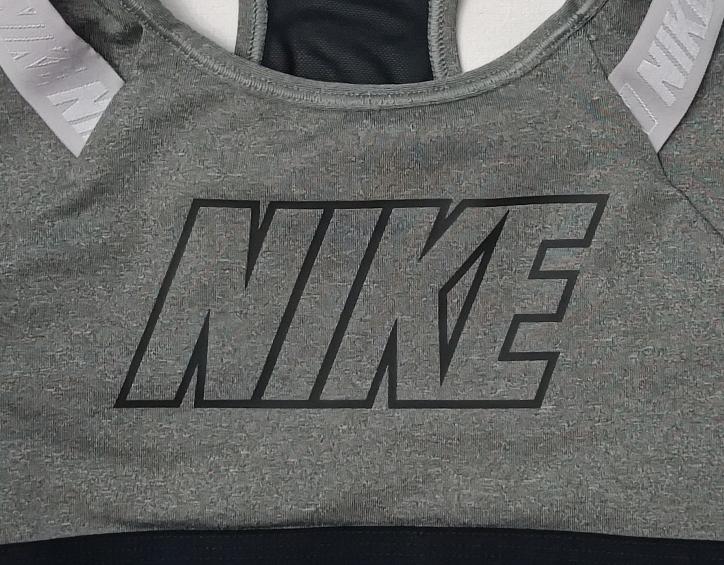 (ДАМСКО) (XS) Nike DRI-FIT Bra бюстие