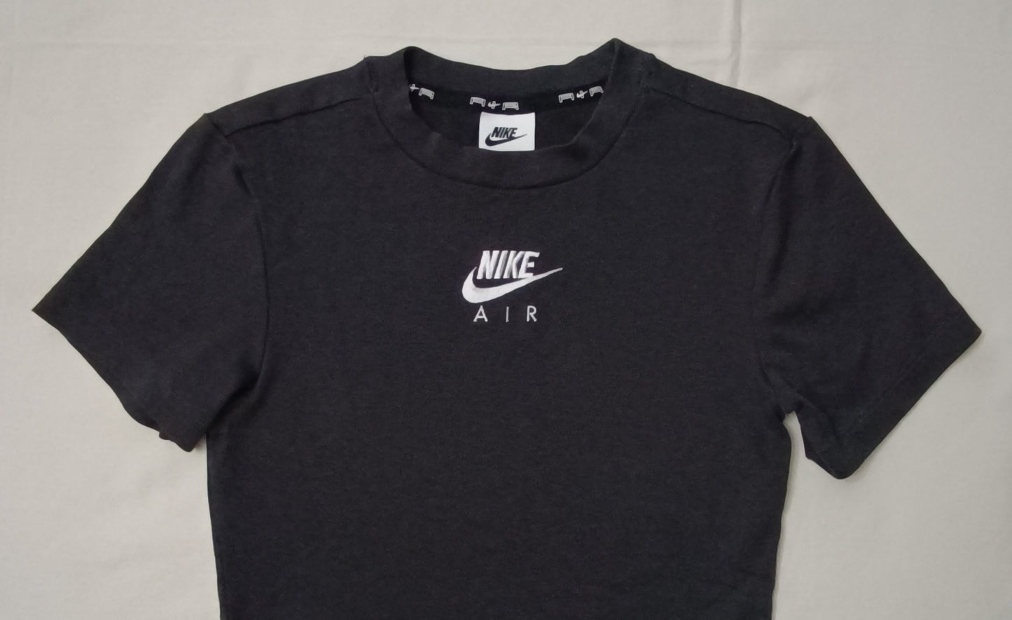 (ДАМСКО) (XS) Nike AIR Sportswear Cropped Tee тениска