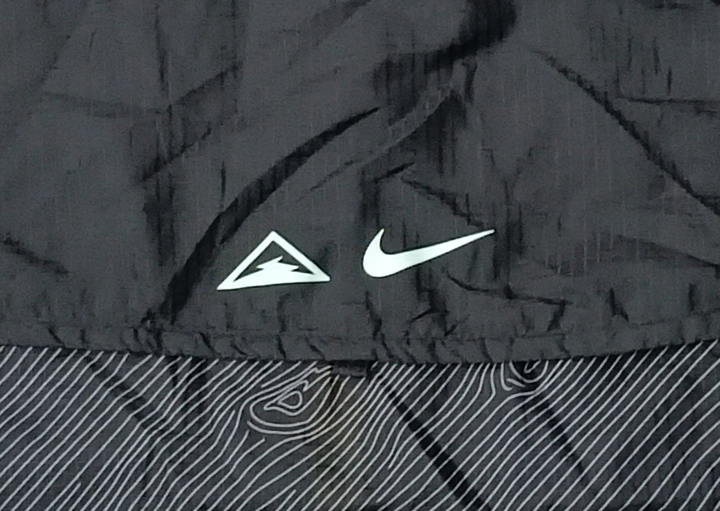 (M) Nike Trail Windrunner Jacket яке